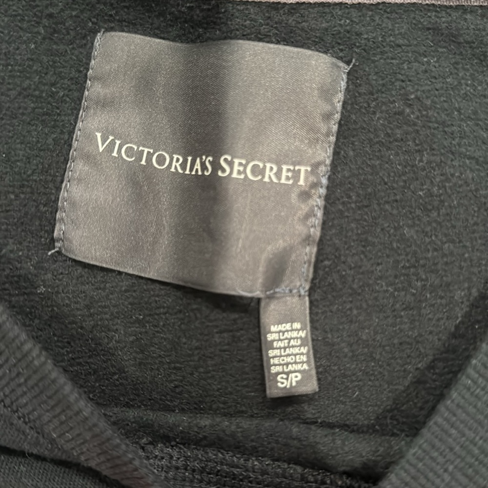 Bundle Of 2 Sweatshirts - image 3